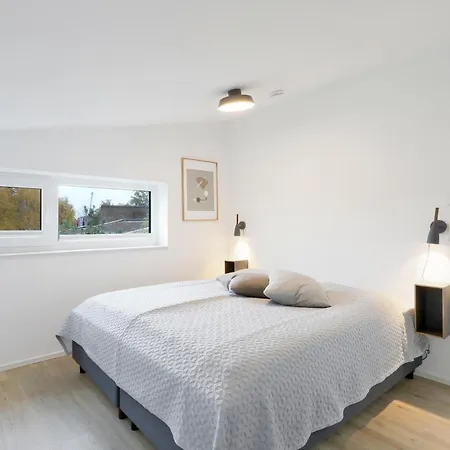 Holiday home Gorgeous In Lembruch-duemmer With Kitchen *